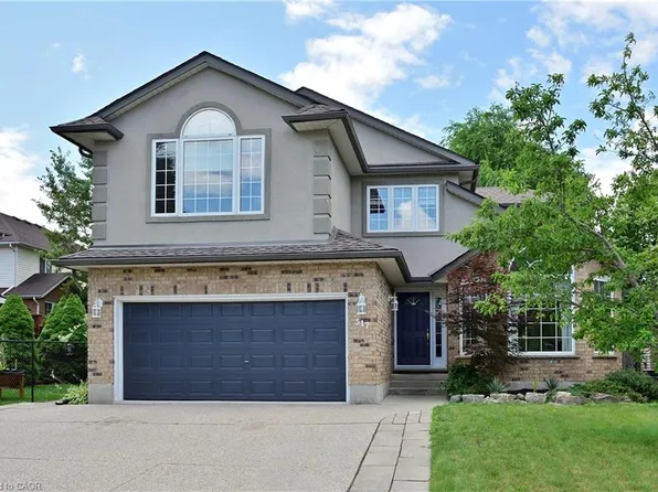 517 Buckingham Blvd, Waterloo, ON N2T 2T9