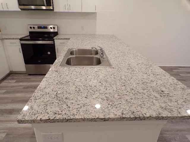 690 Union Ave #4 — Photo 27