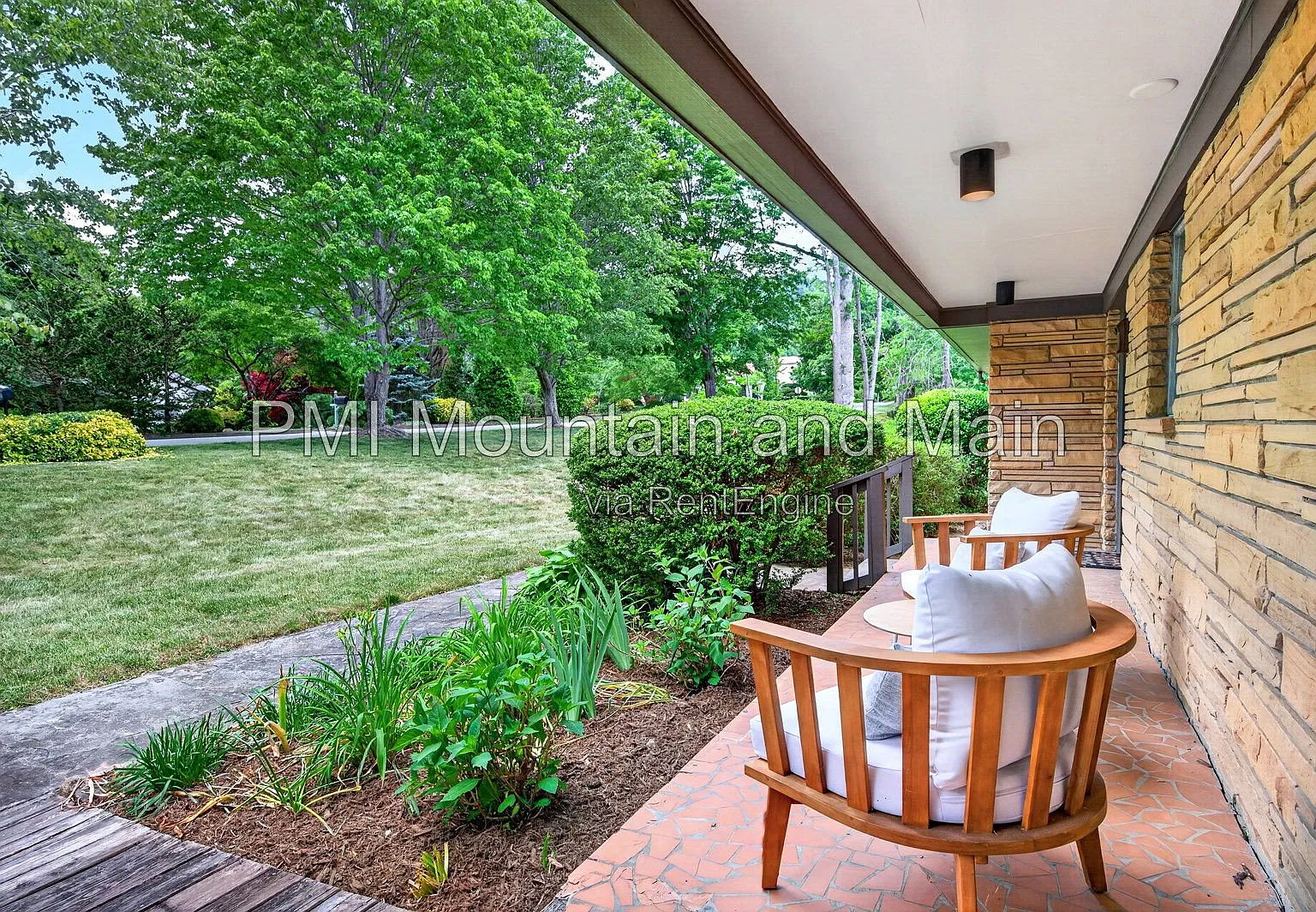 3 bed, 3.0 bath, $2,495 — Photo 2