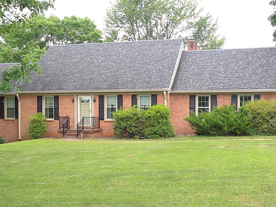 1st image of 1717 Oakwood St