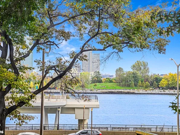 433 East 51st Street image 15 of 19