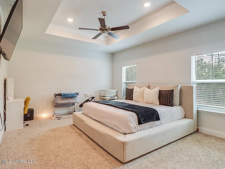 4937 Fern Dr — Photo 14