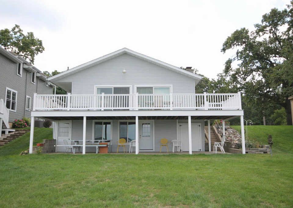 1st image of 3413 Woodhams Ave