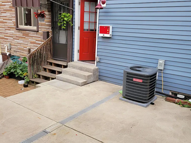 110 Handler St — Photo 15
