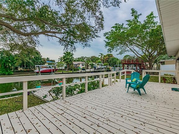 4th image of 9580 Sun Isle Dr NE