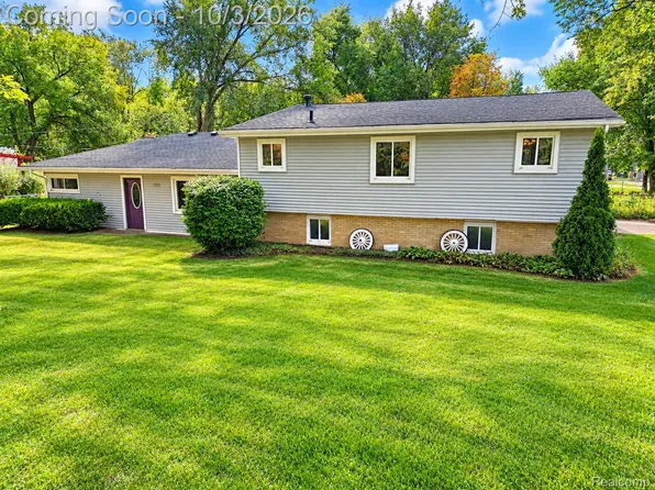 7795 Circle Blvd, West Bloomfield, MI 48323