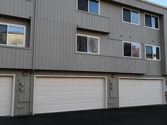 2nd image of 911 Apricot Ave APT E