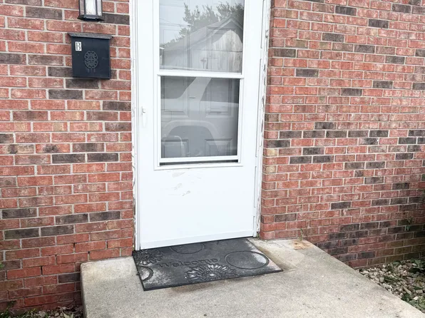 406 N Grant St APT B, Edinburgh, IN 46124