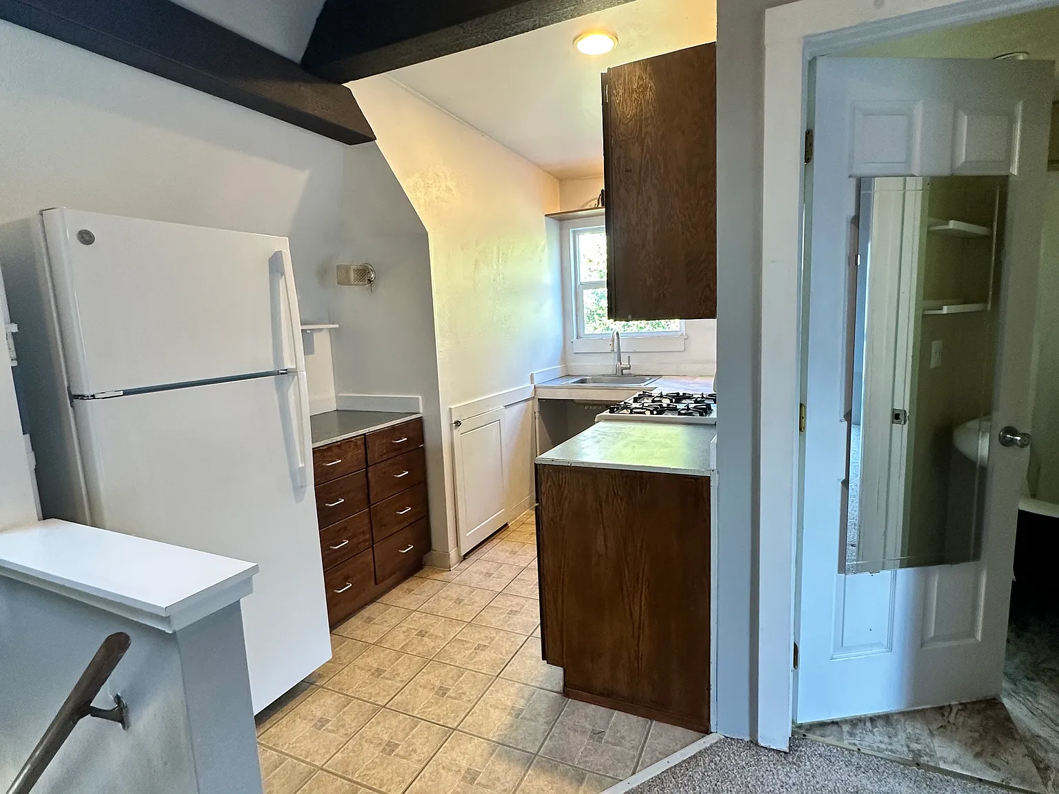 Studio, 550 sqft, $1,600 — Photo 4