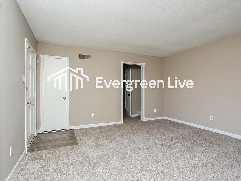 4265 Hillgate Cv — Photo 6