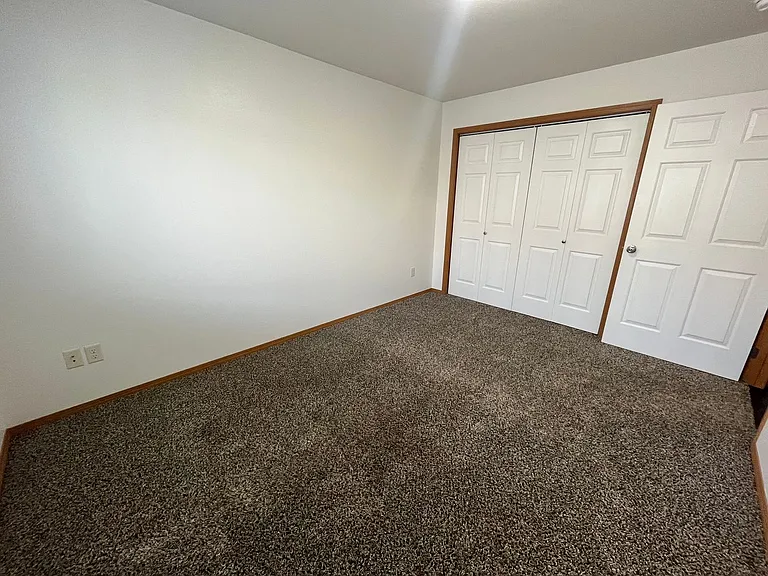 513 16th Ave NE #6 — Photo 5