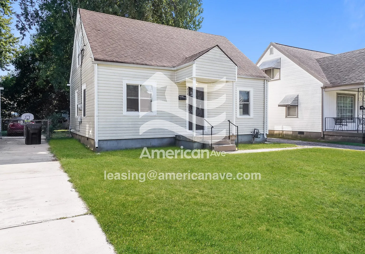 4 bed, 1.0 bath, 1211 sqft, $1,052 — Photo 2