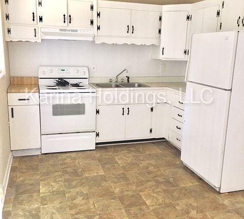 4th image of 932 Martha Dr