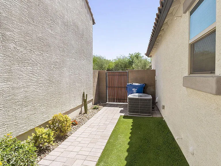 2930 N Raven — Photo 33