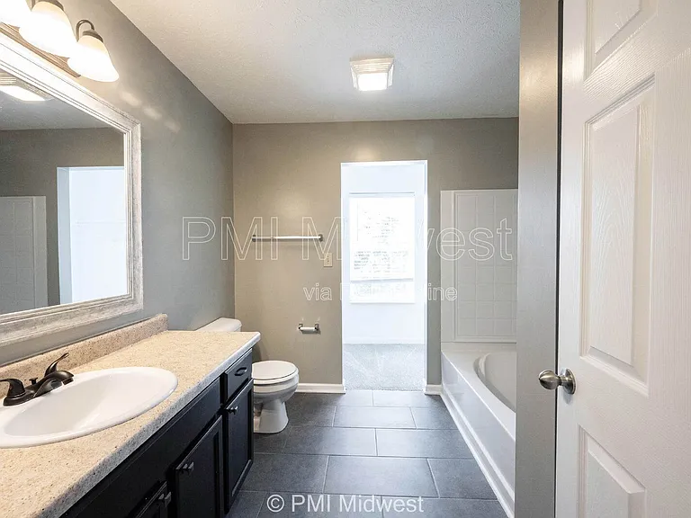 8802 Benjamin Ln — Photo 32