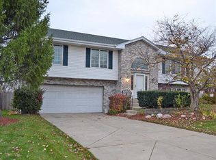 7607 Dove Dr, Schererville, IN 46375