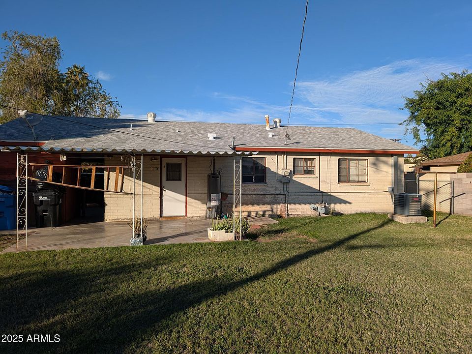 2nd image of 1031 E MISSOURI Avenue