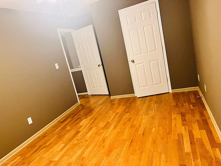 105 Charing Pl — Photo 28