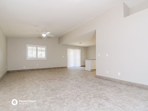 4th image of 1437 E Topeka Dr