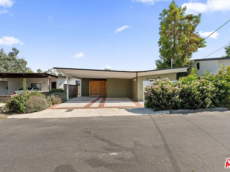 4950 Marmol Dr — Photo 3