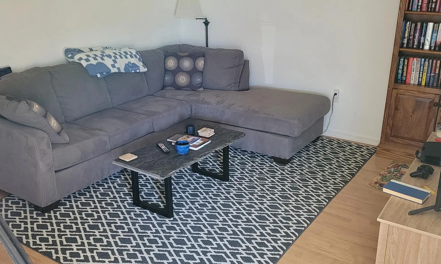 2 bed, 850 sqft, $1,529 — Photo 2