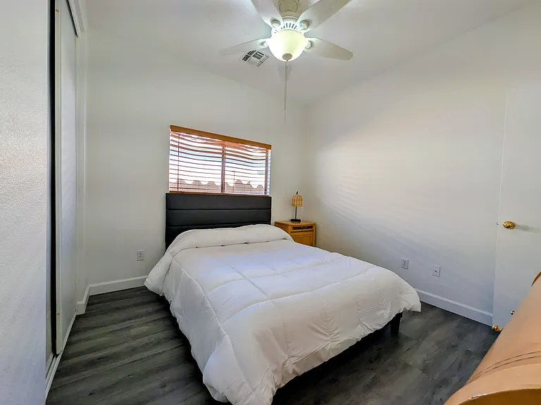 2833 W Santa Cruz Ave — Photo 9