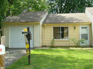 740 Clearwood Ct, Aurora, IL 60504