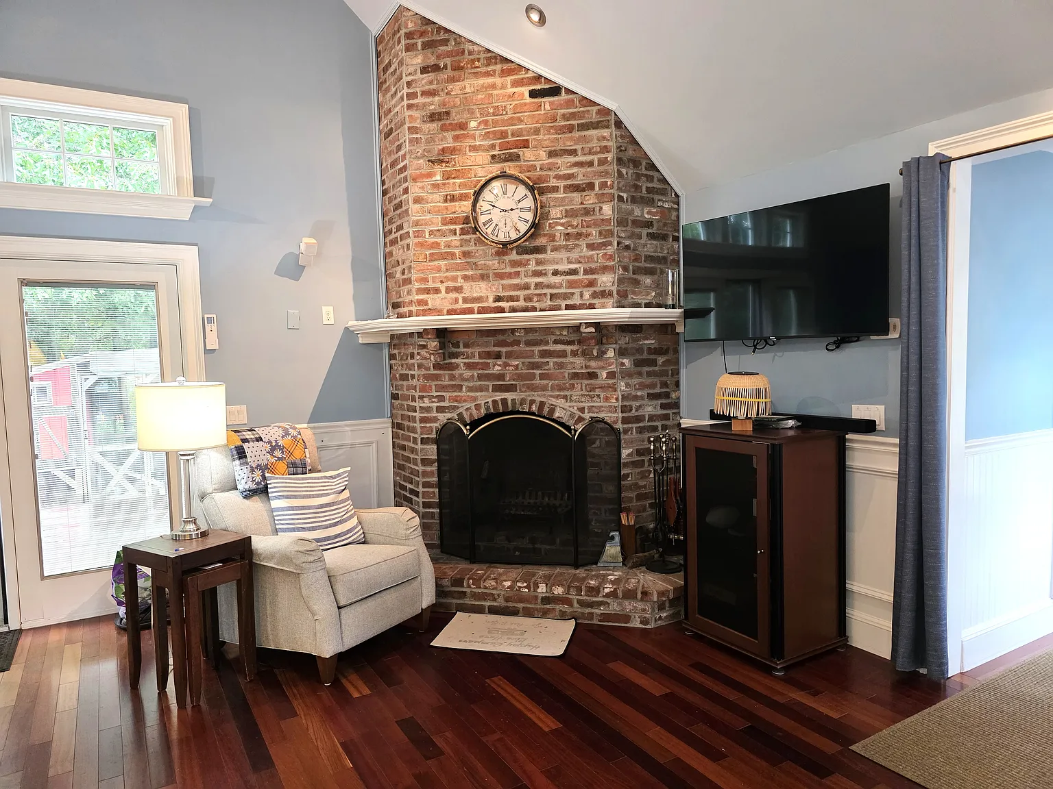 3 bed, 1677 sqft, $3,300 — Photo 4