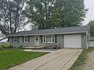 10868 Melton Dr, Bloomington, IL 61705