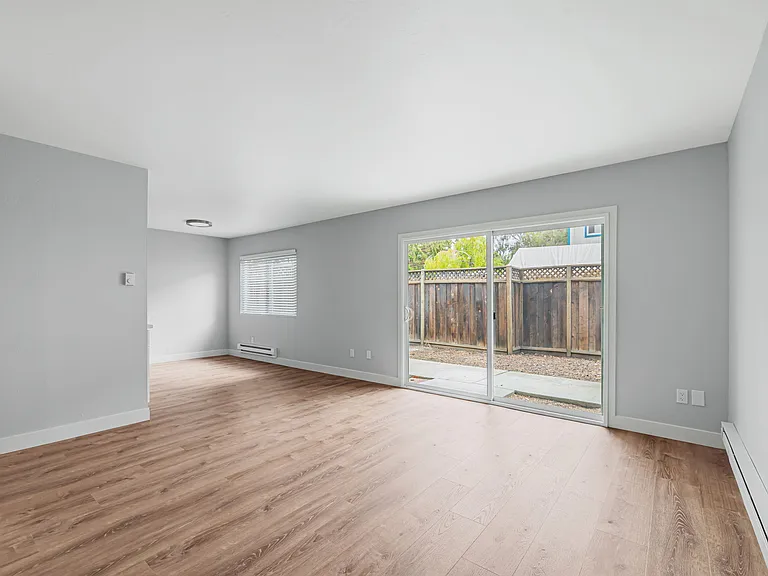 Silicon Valley Apartments — Photo 52