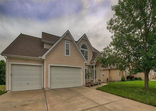 1st image of 417 SE Stillwater Dr