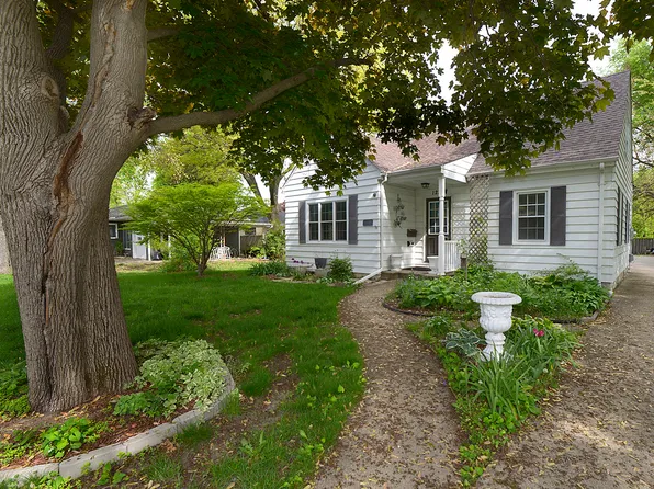 122 W Allen St, Ottawa, IL 61350