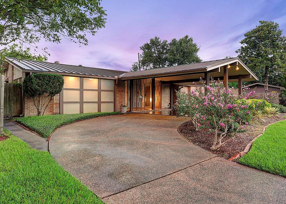 1st image of 10111 Cliffwood Dr