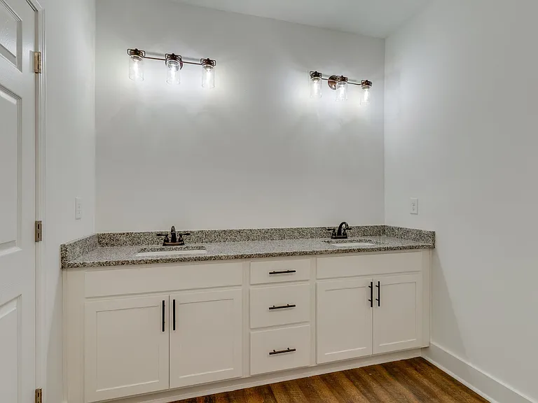 223 Walnut Ln — Photo 23