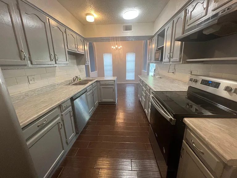 6004 Pinto Cir — Photo 14