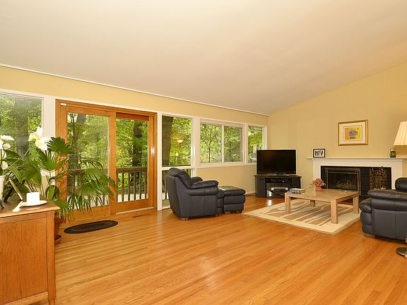 3rd image of 8122 Lilly Stone Dr
