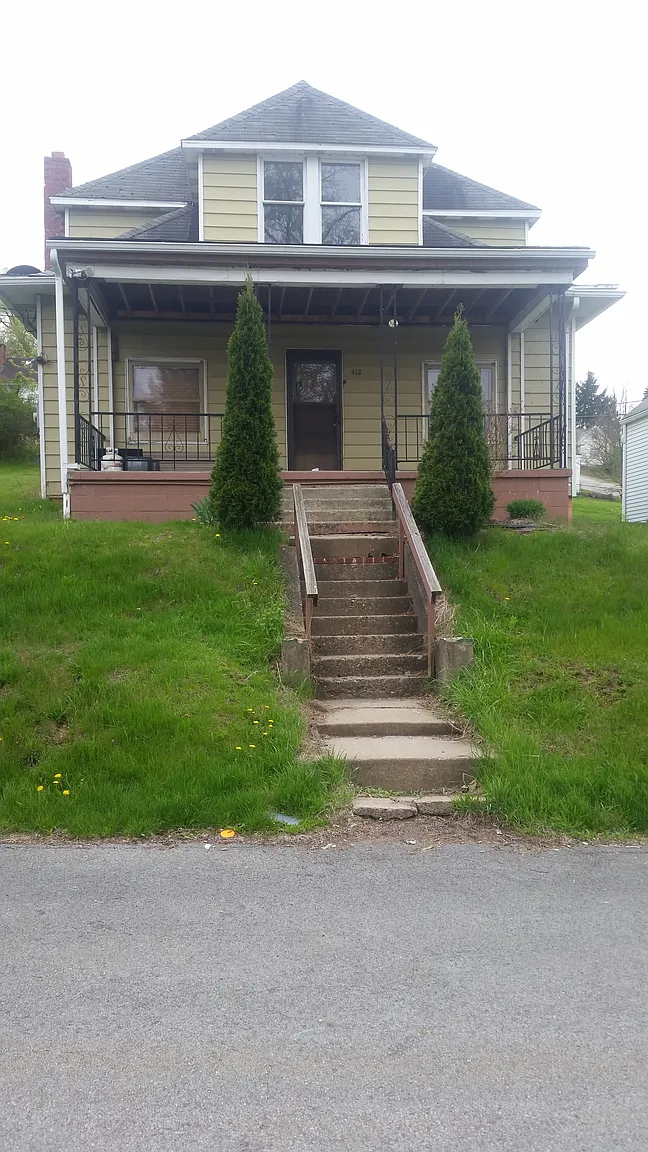 412 1st Ave photo 1