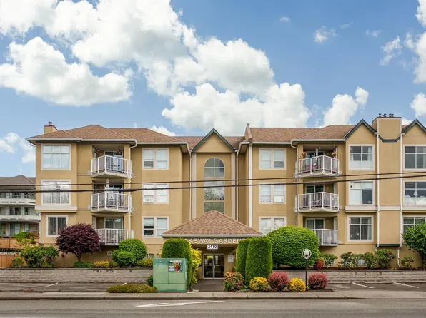 2410 Emerson St #301, Abbotsford, BC V2T 3J3