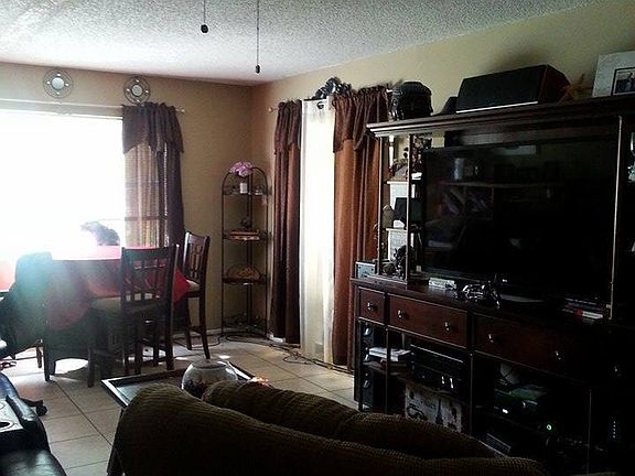 4th image of 3407 Winkler Ave APT 317