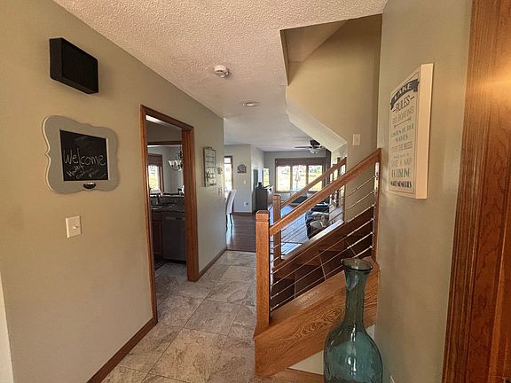 2nd image of 14 Songbird Ln