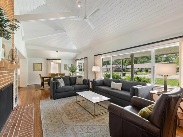 4015 Ascot Ln, Houston, TX 77092