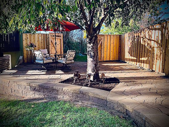 Paver patio/retaining wall