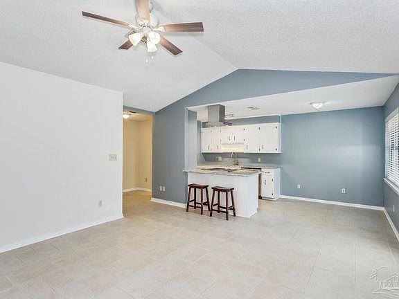 5th image of 10819 Silver Creek Dr