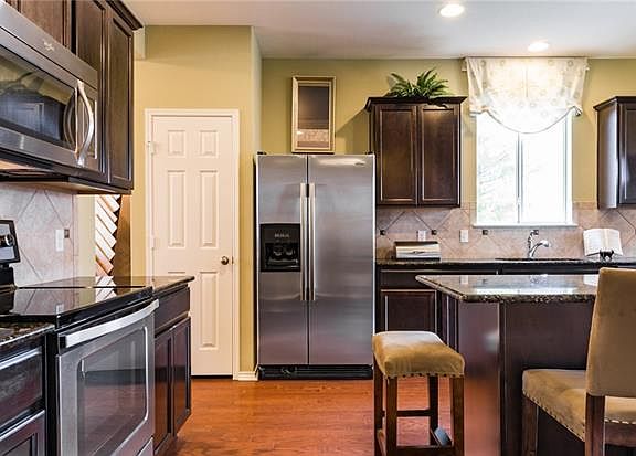 2nd image of 3009 Montserrat Creek Dr