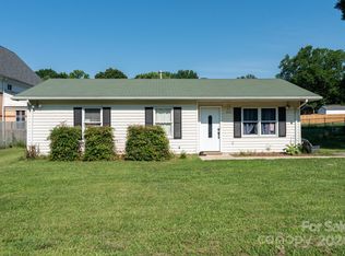 1016 McCollough St, Statesville, NC 28677