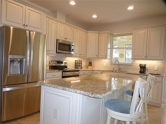 3rd image of 112 Windsong Ave