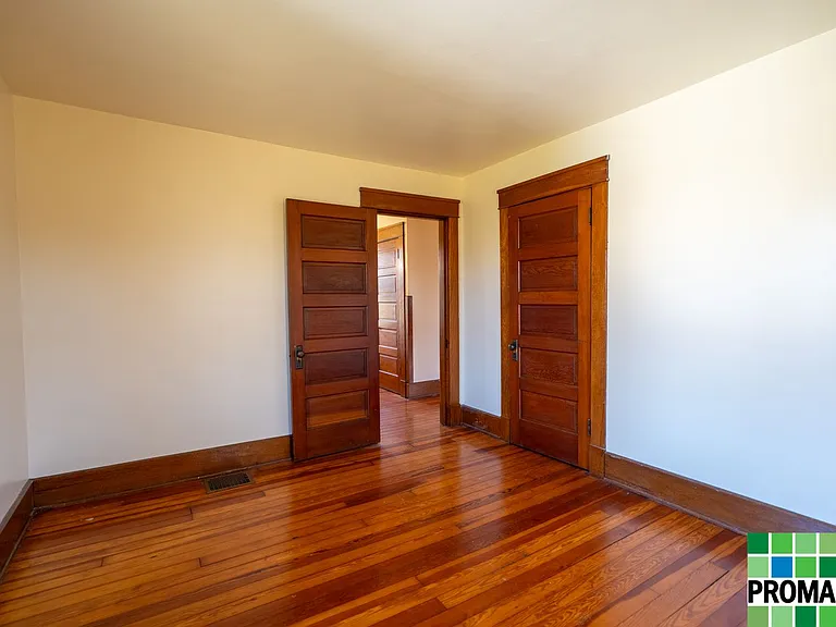 21 Moore Ave — Photo 26