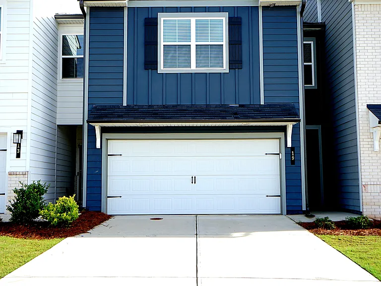 19 Lumpkin Ln — Photo 1