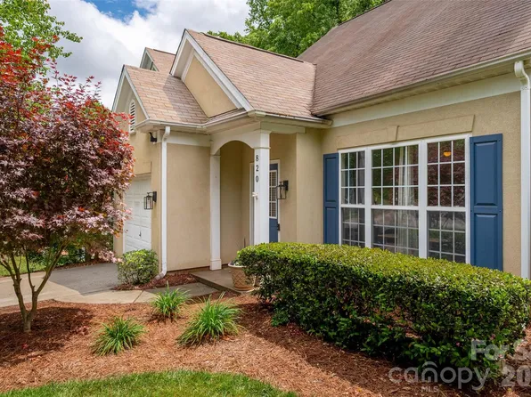 820 Autumn Rain Ln, Charlotte, NC 28209