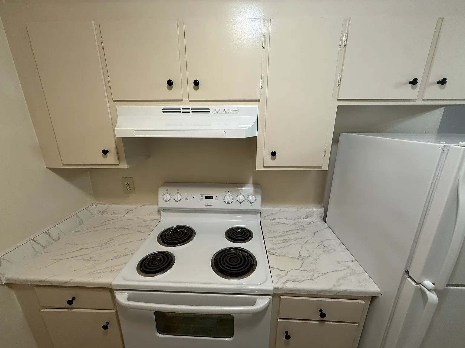 2 bed, $3,150 — Photo 3